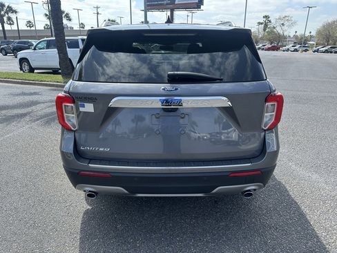 Used 2022 Ford Explorer Limited w/ Equipment Group 301A image 5