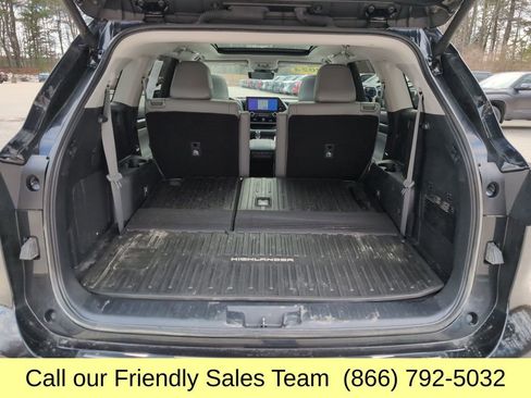 Used 2024 Toyota Highlander Platinum image 24
