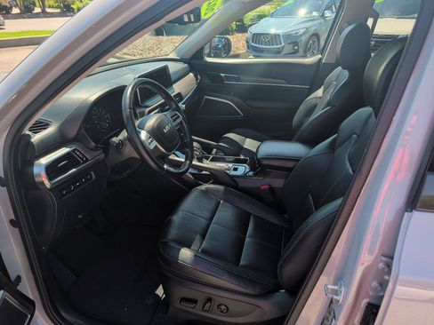 Used 2022 Kia Telluride EX w/ EX Premium Package AWD/4WD image 8