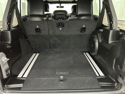 Used 2022 Jeep Wrangler Unlimited Sahara w/ Safety Group AWD/4WD image 7