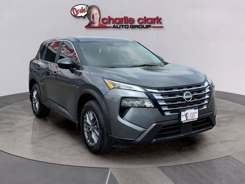Used 2025 Nissan Rogue S FWD image 7