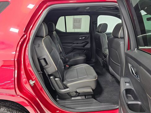 Used 2023 Chevrolet Traverse Premier image 22