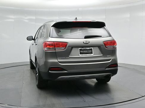 Used 2017 Kia Sorento EX image 26