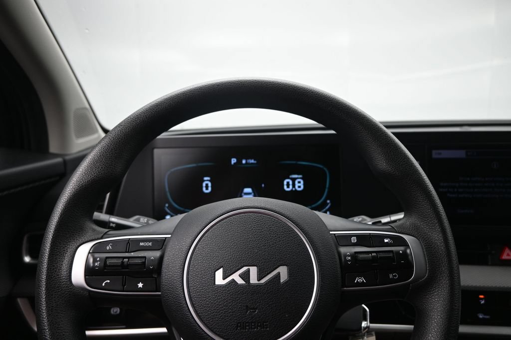 Used 2025 Kia Sportage LX AWD/4WD image 12