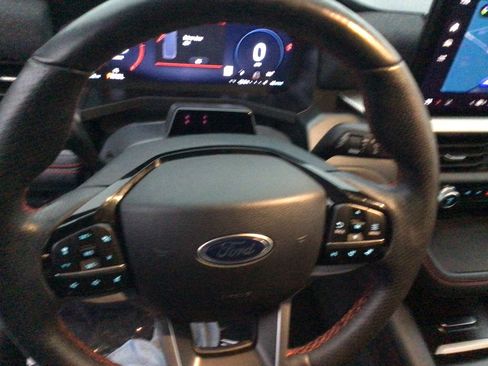 Used 2025 Ford Explorer ST-Line AWD/4WD image 17