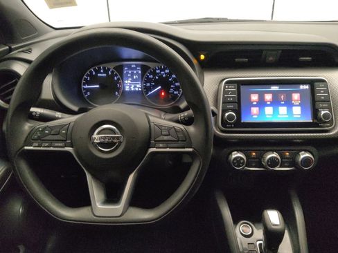 Used 2020 Nissan Kicks S image 22