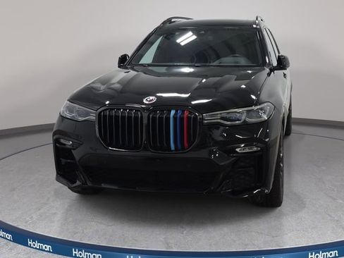 Used 2022 BMW X7 M50i w/ Cold Weather Package AWD/4WD image 3