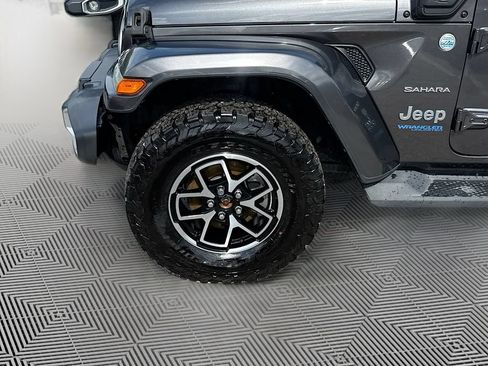 Used 2021 Jeep Wrangler Unlimited Sahara AWD/4WD image 34