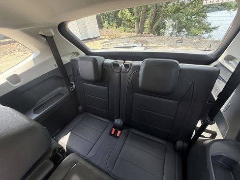 Used 2019 Volkswagen Tiguan SEL FWD image 16