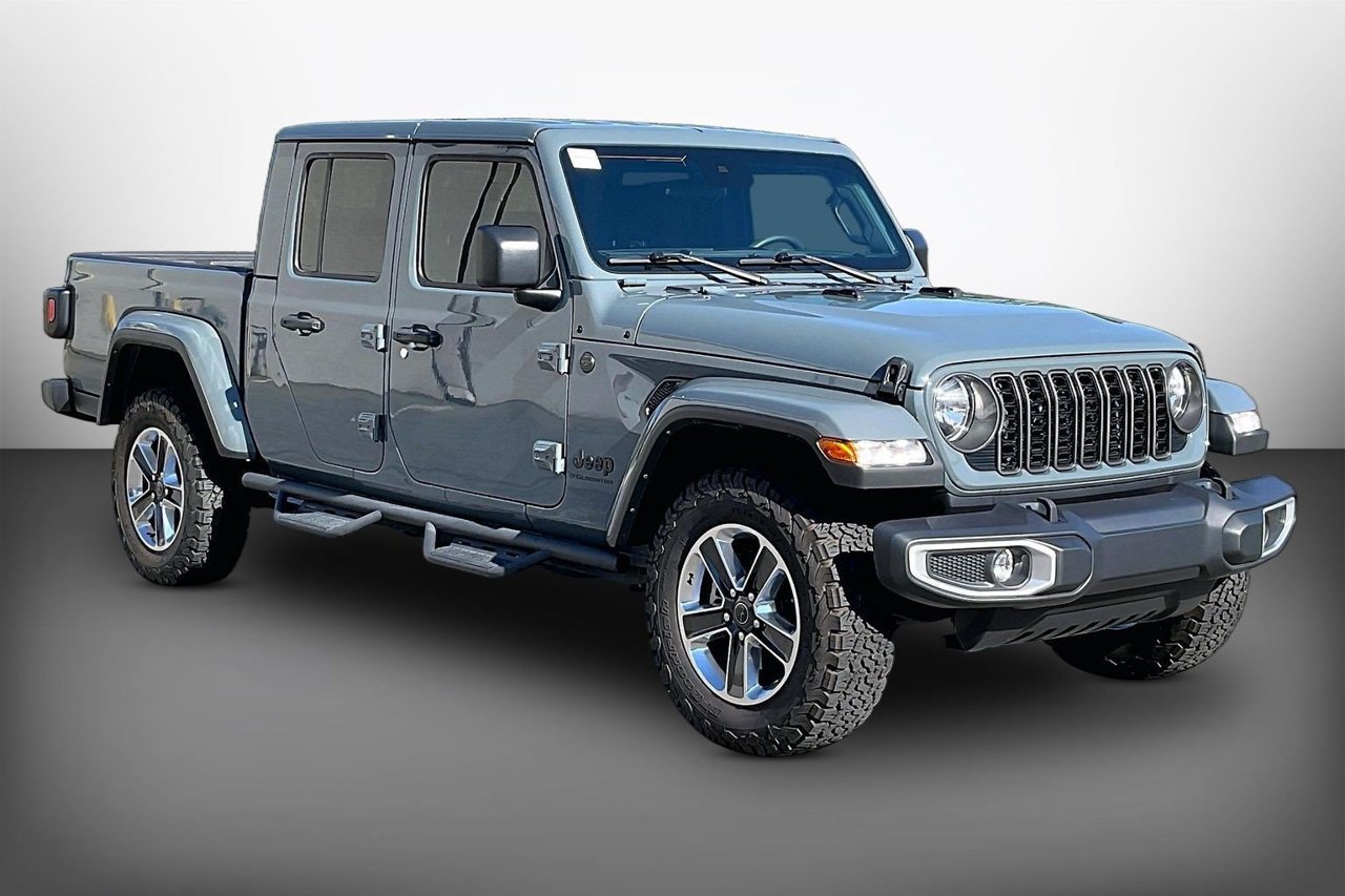 Certified 2024 Jeep Gladiator Sport w/ Premium Package AWD/4WD image 2