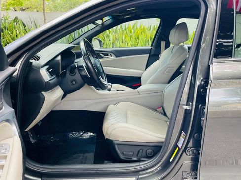 Used 2022 Genesis G70 2.0T w/ Prestige Package RWD image 9