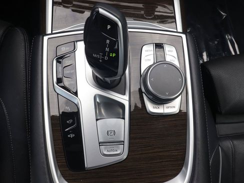 Used 2020 BMW 740i RWD image 37
