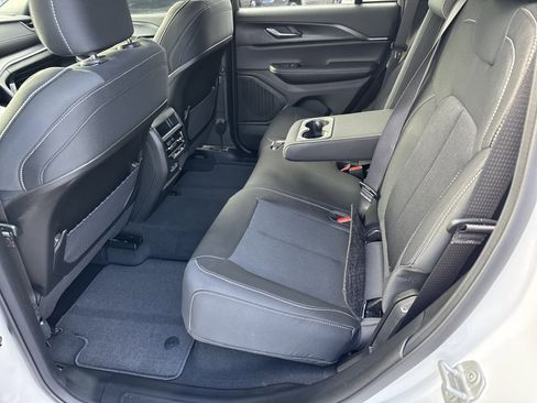 New 2025 Jeep Grand Cherokee Laredo X image 22