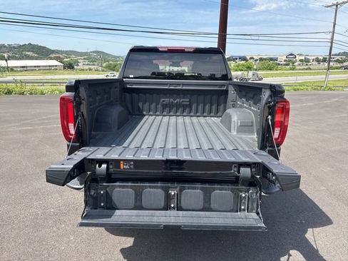 Used 2026 GMC Sierra 1500 SLT AWD/4WD image 5