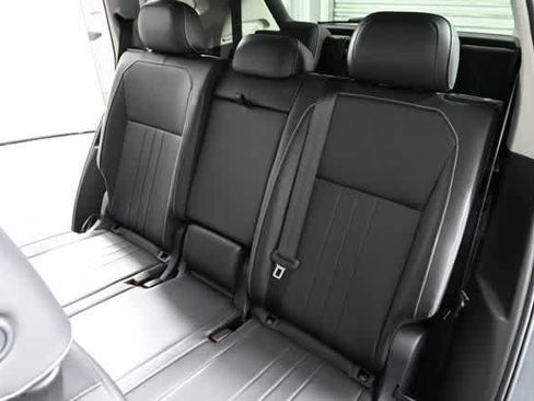 Certified 2023 Volkswagen Tiguan SE w/ Panoramic Sunroof Package image 14