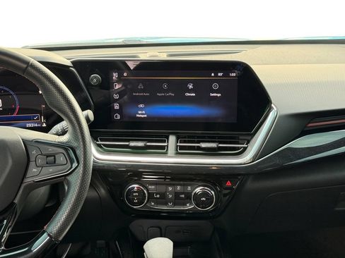 Used 2025 Chevrolet Trax RS w/ Sunroof Package FWD image 14