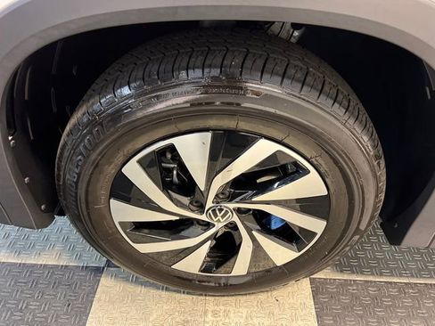 Certified 2025 Volkswagen Tiguan S FWD image 8