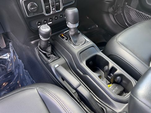 Used 2021 Jeep Gladiator Sport AWD/4WD image 35