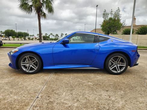 Used 2025 Nissan Z Sport w/ Floor Mat Package RWD image 3