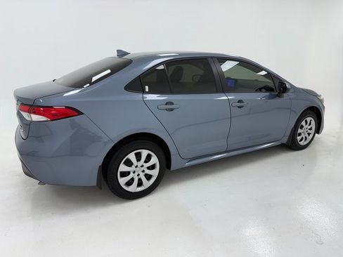 Used 2025 Toyota Corolla LE image 41