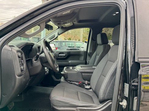 Used 2019 Chevrolet Silverado 1500 Custom w/ Custom Value Package image 20