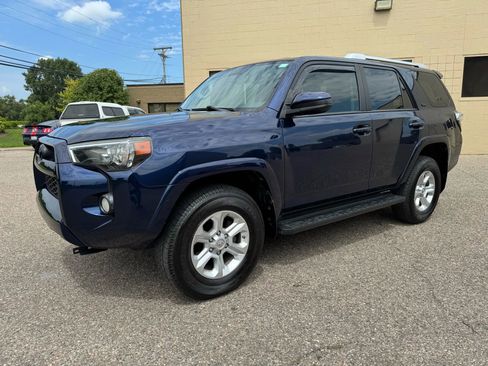Used 2018 Toyota 4Runner SR5 image 4