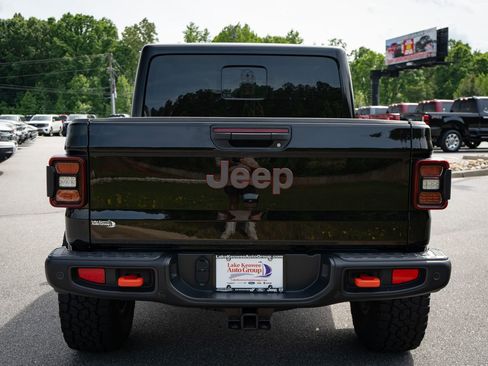Used 2024 Jeep Gladiator Mojave AWD/4WD image 11