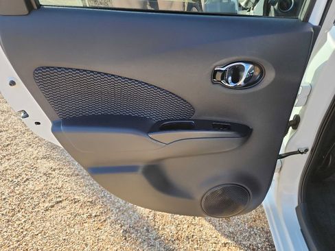 Used 2015 Nissan Versa Note SV image 25