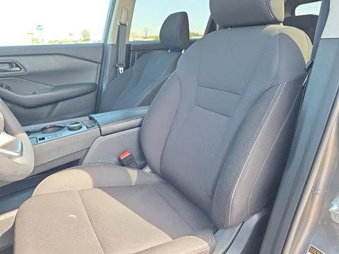 Used 2024 Nissan Rogue S image 16