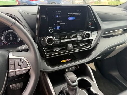 Used 2025 Toyota Highlander XSE AWD/4WD image 14