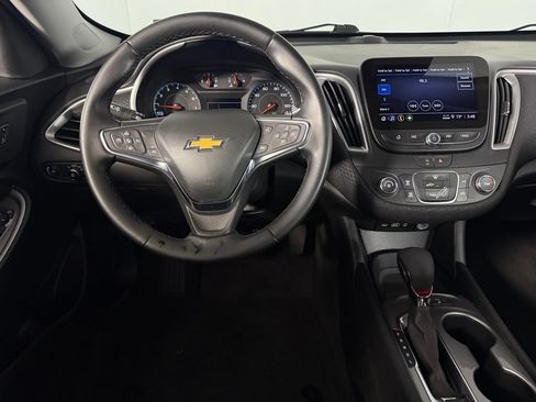 Used 2025 Chevrolet Malibu RS FWD image 12