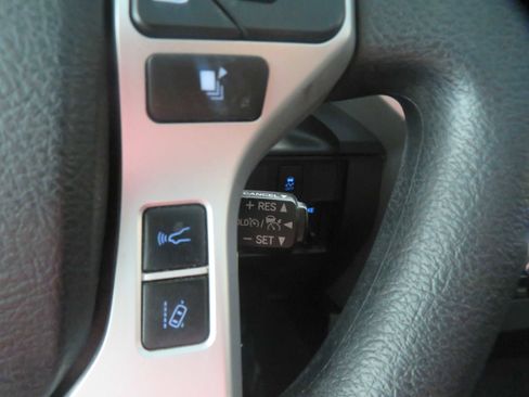 Used 2019 Toyota Tundra SR5 AWD/4WD image 36
