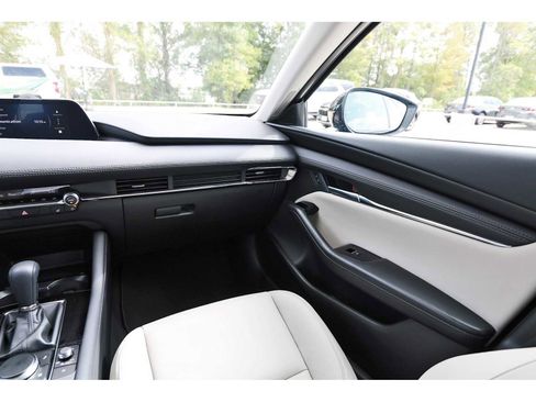 Used 2025 MAZDA MAZDA3 s image 8