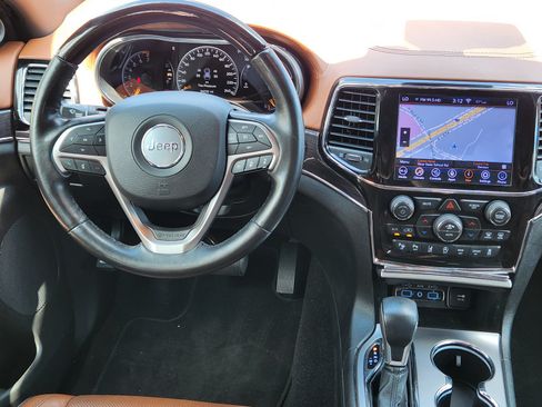 Used 2020 Jeep Grand Cherokee Overland RWD image 10