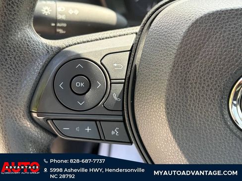Used 2020 Toyota Corolla LE FWD image 18