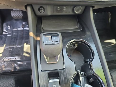 Used 2024 Nissan Rogue SV FWD image 19