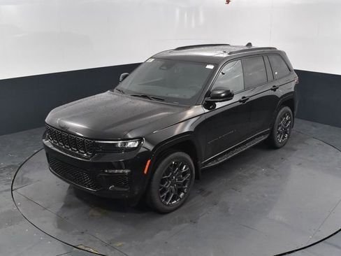 New 2025 Jeep Grand Cherokee Summit image 39
