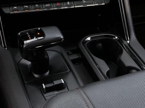 Used 2024 GMC Sierra 1500 AT4 w/ AT4 Preferred Package image 26