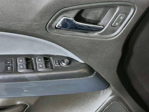 Used 2018 Chevrolet Colorado Z71 RWD image 14