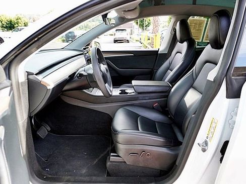 Used 2023 Tesla Model Y AWD image 15