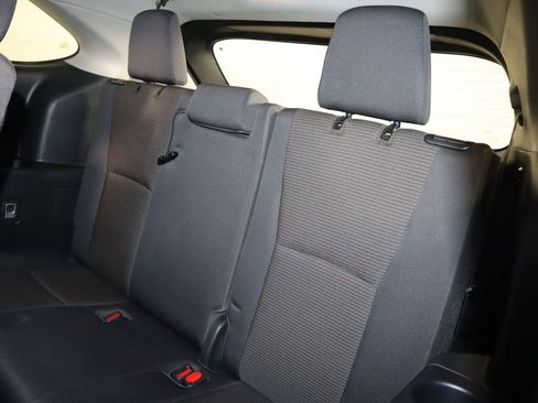 Used 2023 Toyota Highlander LE image 23