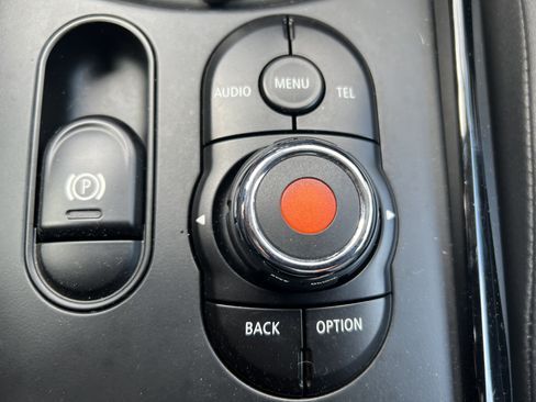 Used 2016 MINI Cooper Clubman FWD image 40
