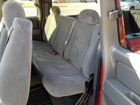 Used 2006 Chevrolet Silverado 1500 LT w/ Light Duty Power Package image 16