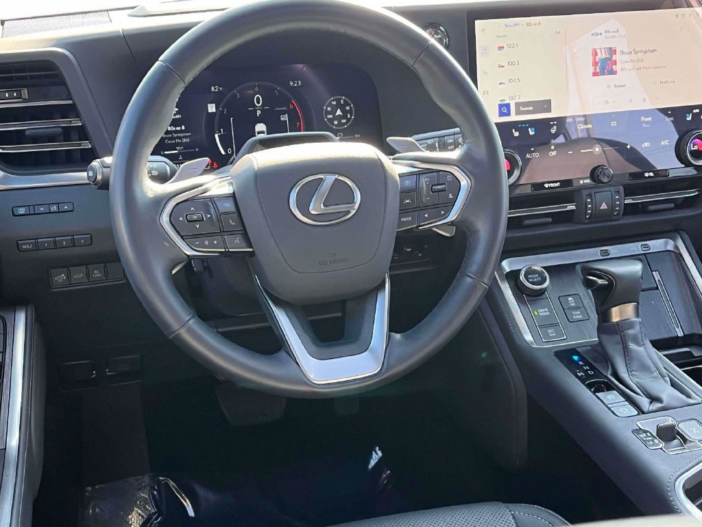 Used 2025 Lexus GX 550 w/ Cold Area Package AWD/4WD image 2