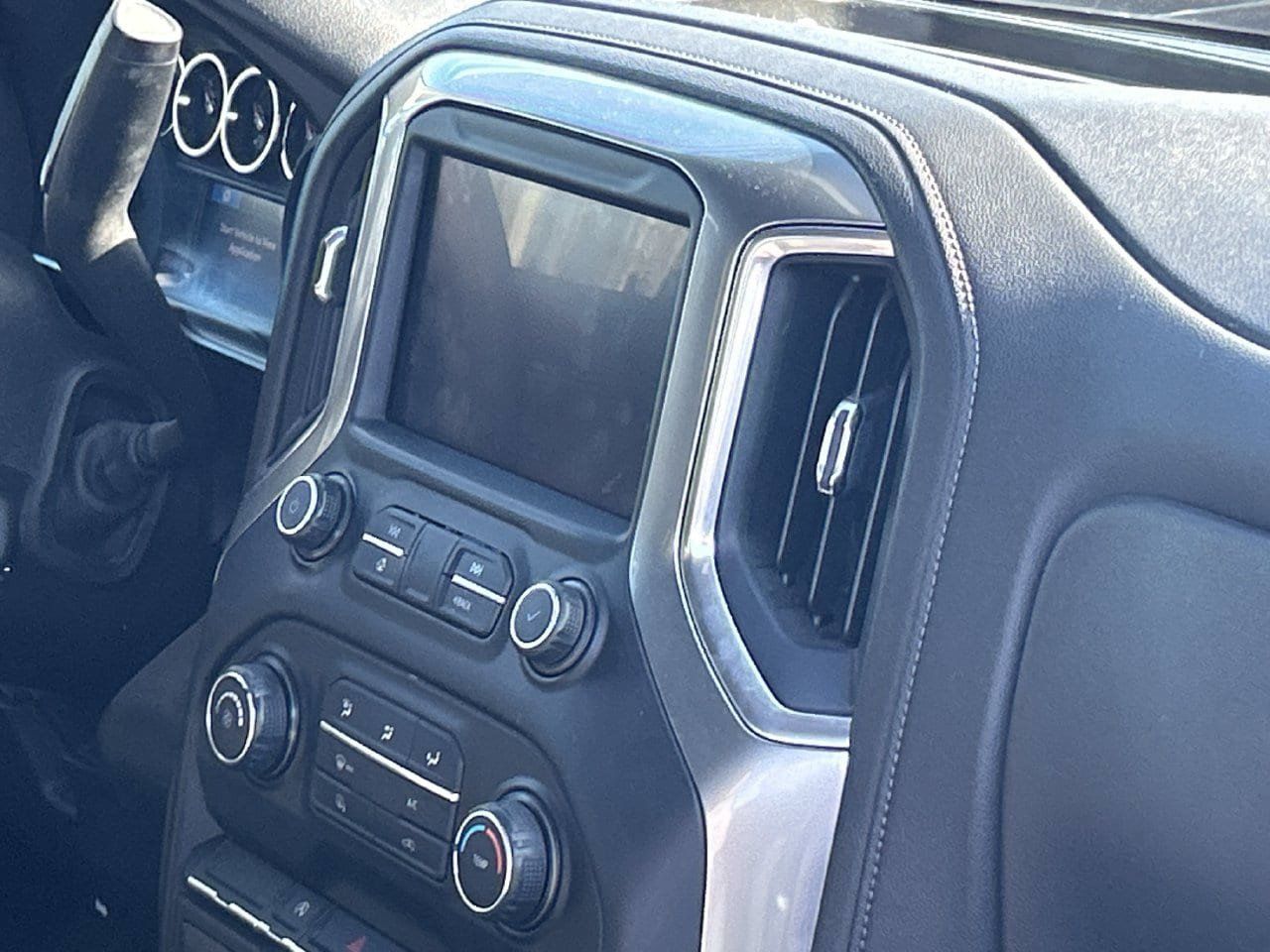 Used 2020 Chevrolet Silverado 1500 LT RWD image 10