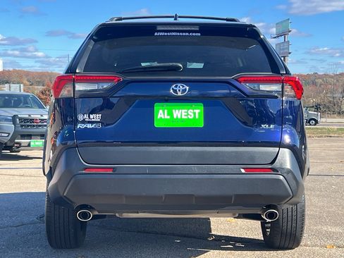 Used 2023 Toyota RAV4 XLE Premium image 6
