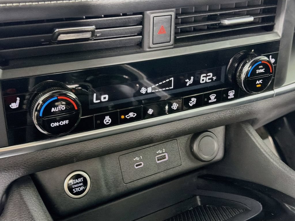 Used 2023 Nissan Rogue S AWD/4WD image 15