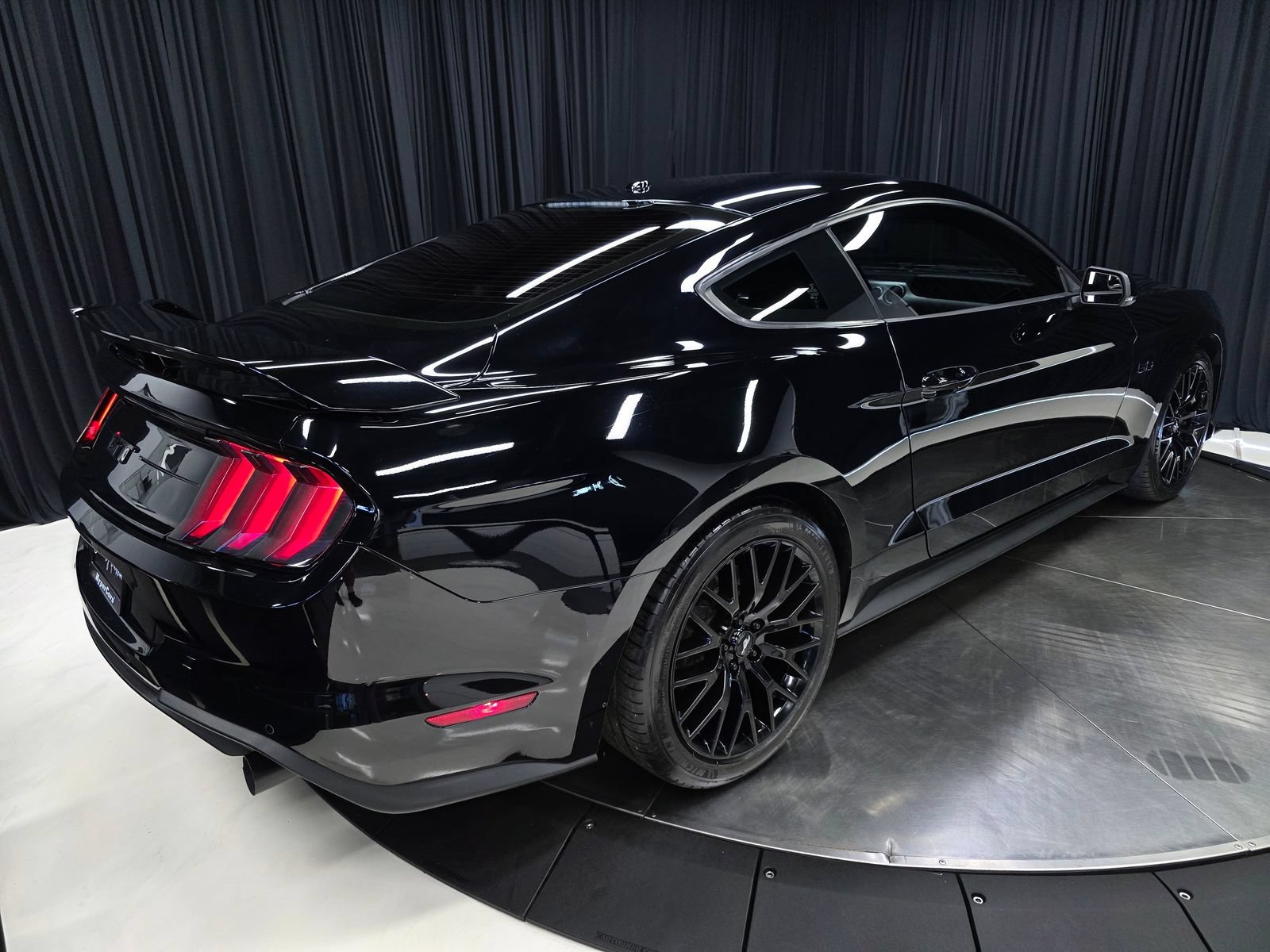 Used 2018 Ford Mustang GT Premium w/ GT Performance Package RWD image 50
