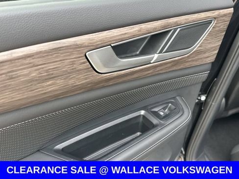 Certified 2025 Volkswagen Atlas SEL AWD/4WD image 12