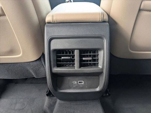 Used 2025 Cadillac XT4 Premium Luxury image 18